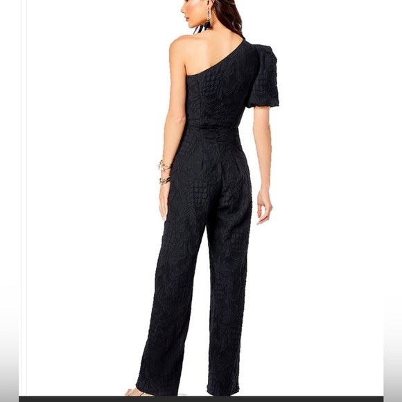 Pinapple pucker textured jacquard Brialyn one shoulder jumpsuit - Picture 2 of 12